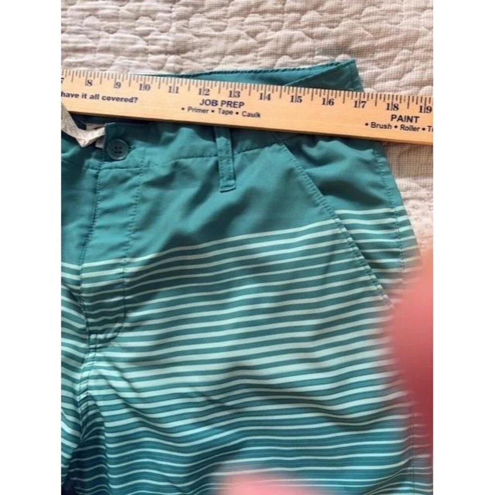 OAKLEY Swim Trunks‎ Men's Size 34 Green Stripe Board Surfer Logo Beach